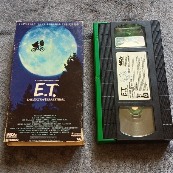 1982 ET VHS Tape, Classic 80s Movie On Video Cassette, Extraterrestrial - Picture 6 of 9